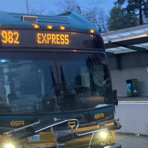 982