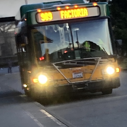 989